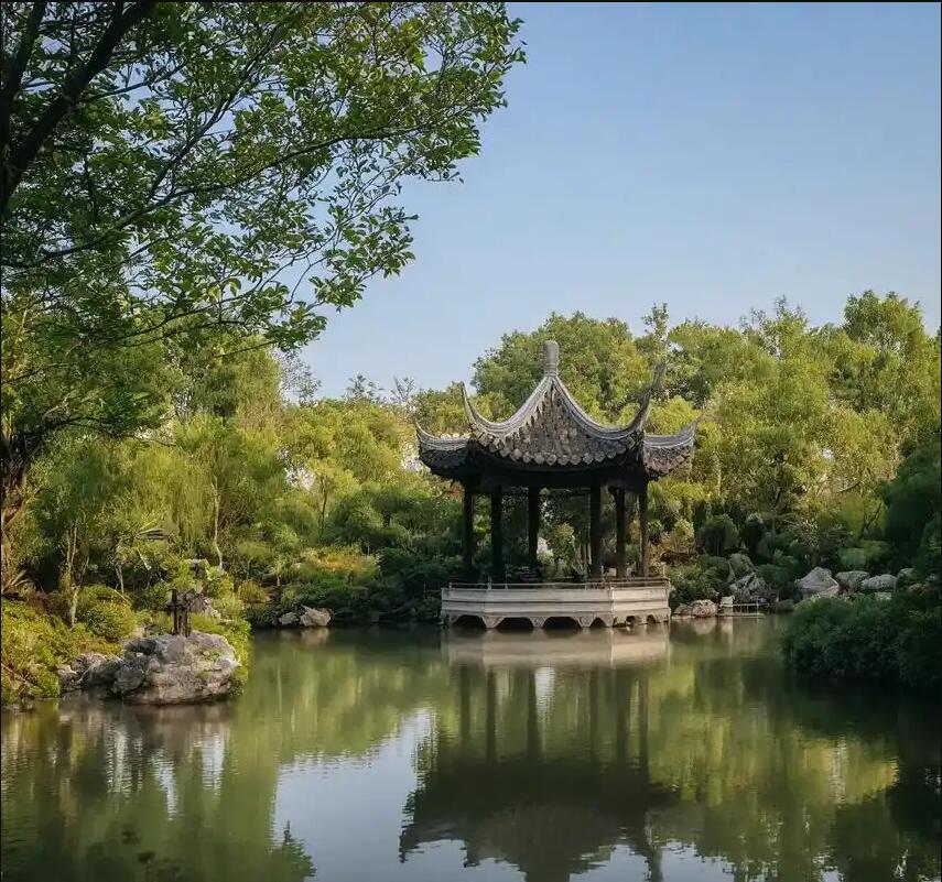 鹤岗南山妩媚餐饮有限公司